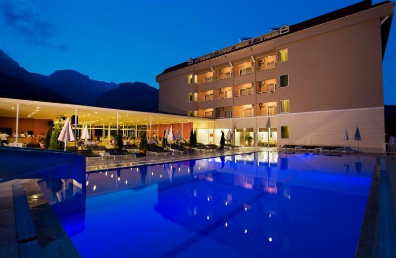Castle Park Hotel 벨디비 외부 사진