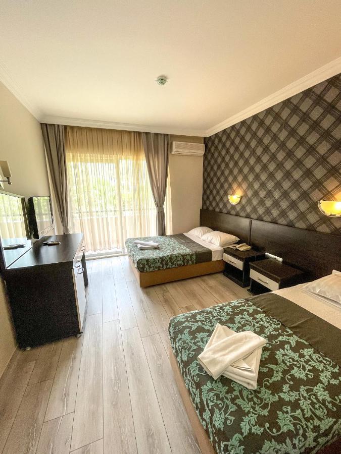 Castle Park Hotel 벨디비 외부 사진