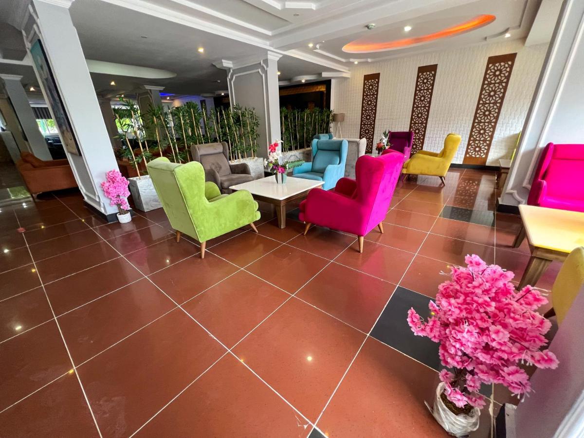 Castle Park Hotel 벨디비 외부 사진