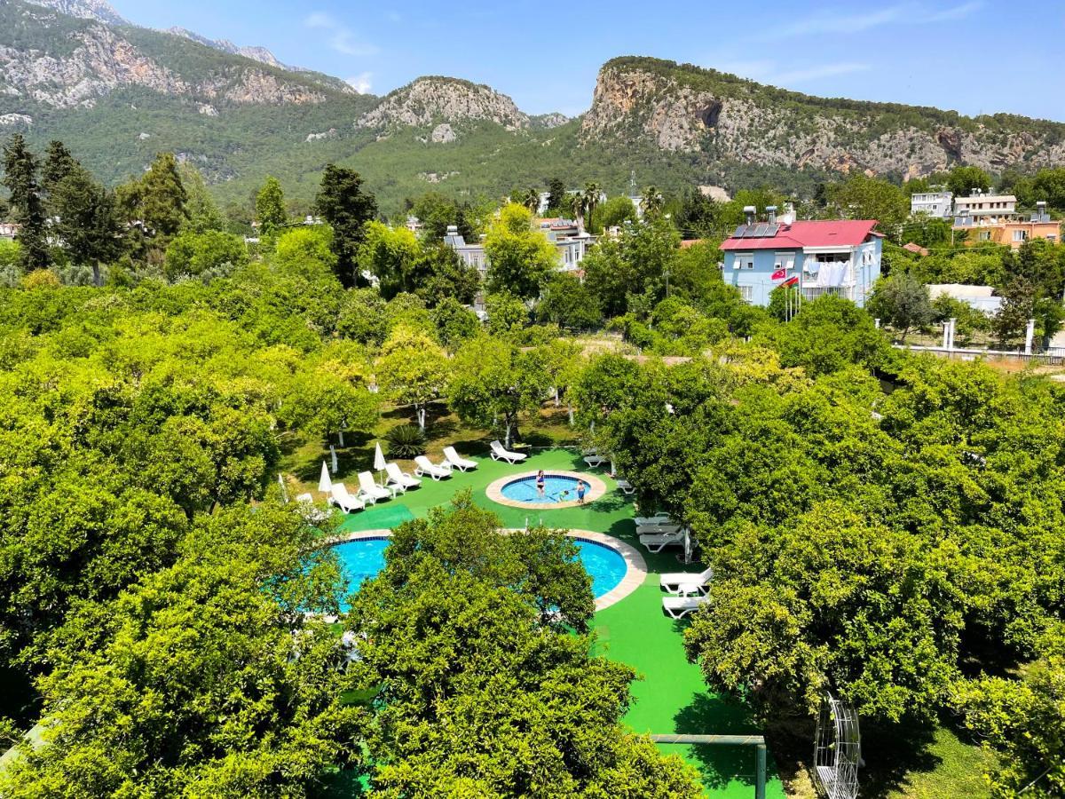 Castle Park Hotel 벨디비 외부 사진