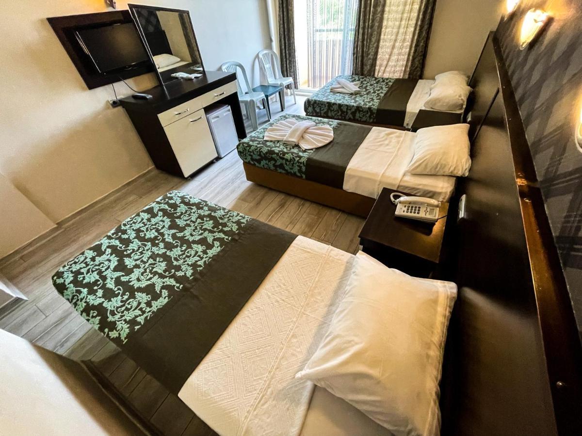 Castle Park Hotel 벨디비 외부 사진