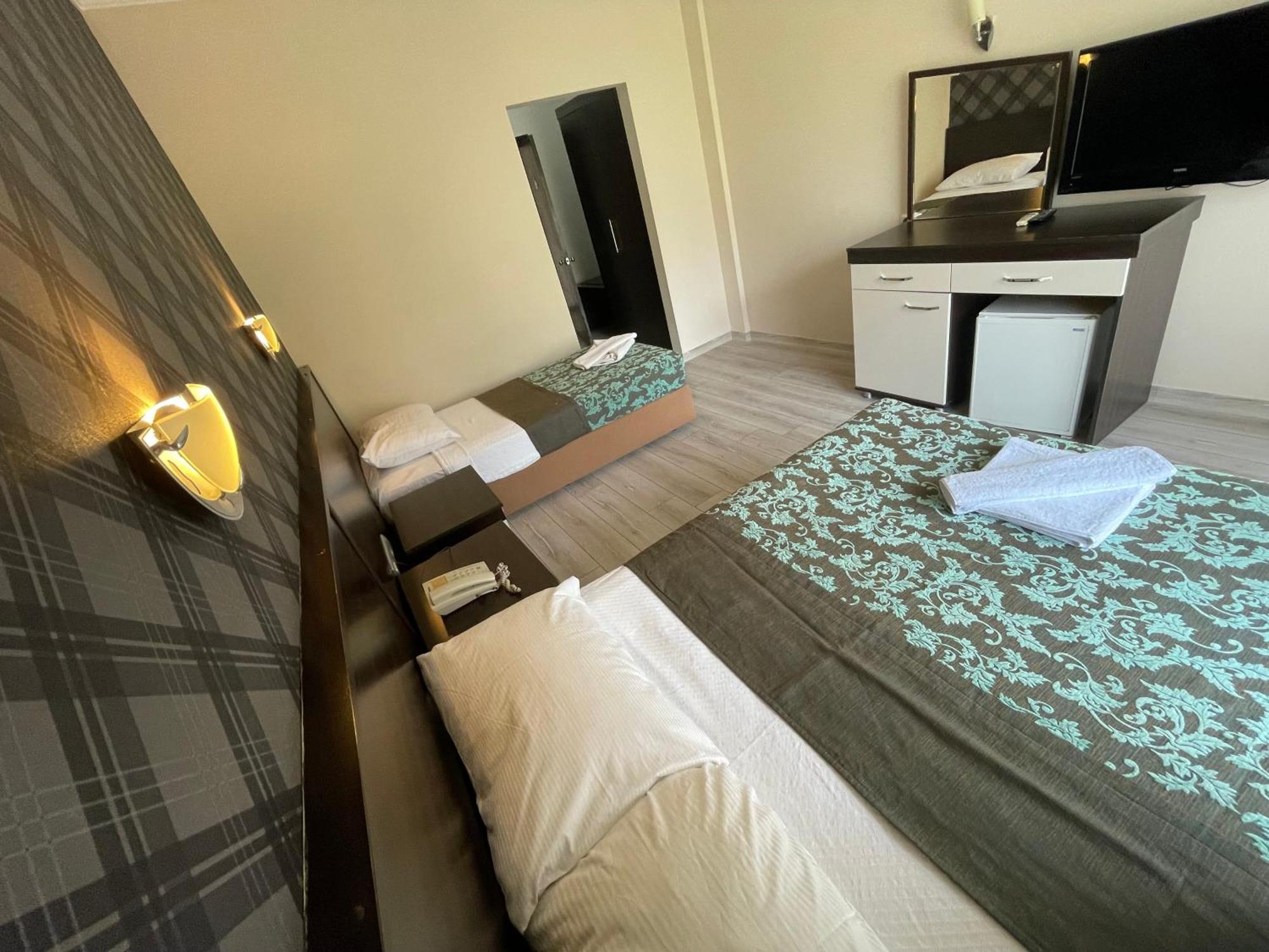 Castle Park Hotel 벨디비 외부 사진