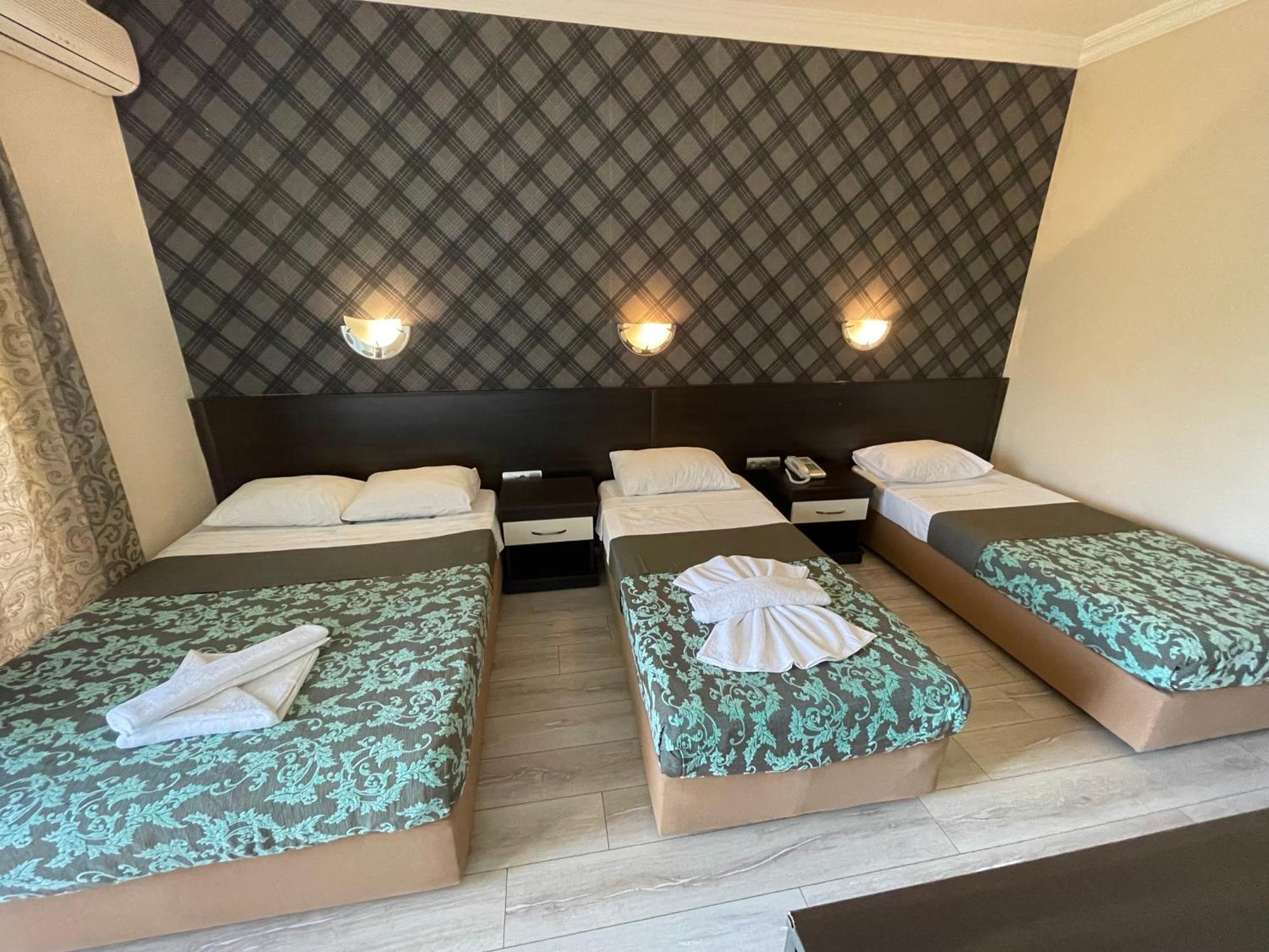 Castle Park Hotel 벨디비 외부 사진