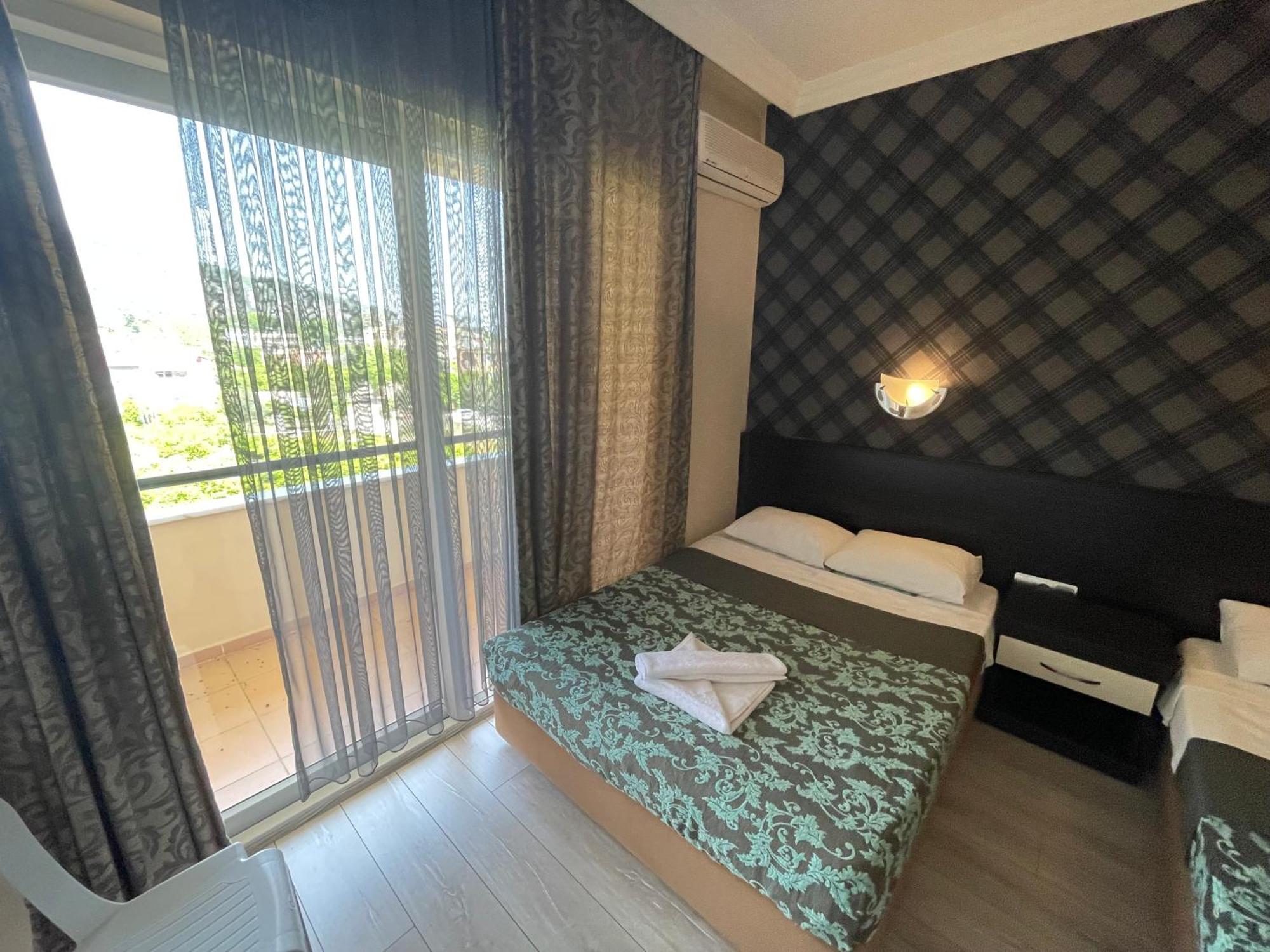 Castle Park Hotel 벨디비 외부 사진