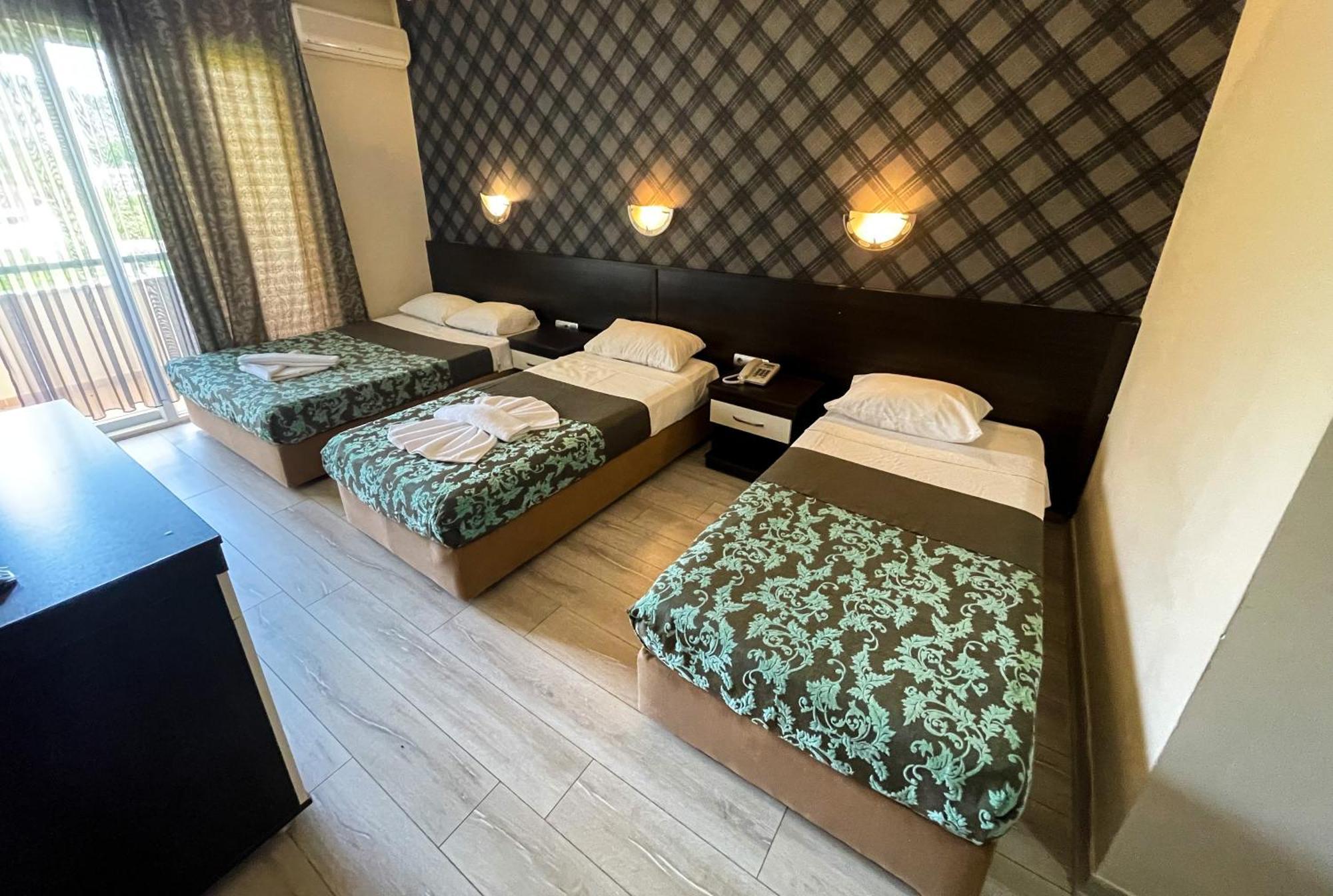 Castle Park Hotel 벨디비 외부 사진